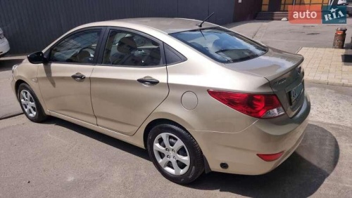 Hyundai Accent 2011