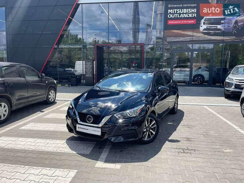 Nissan Versa 2020