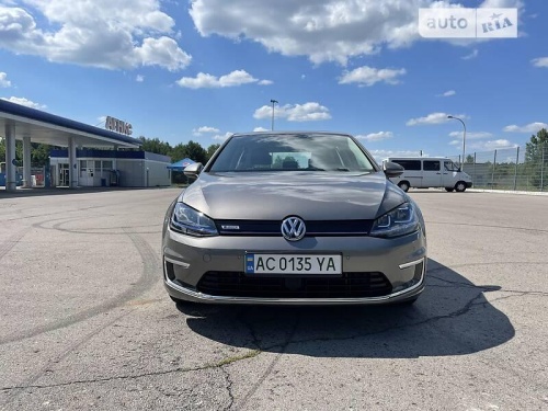 Volkswagen e-Golf 2015