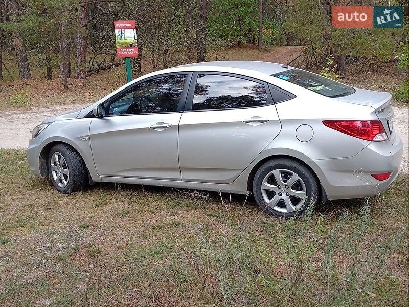 Hyundai Accent 2012