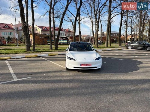 Tesla Model 3 2025