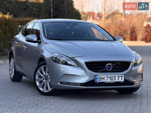 Volvo V40 2014