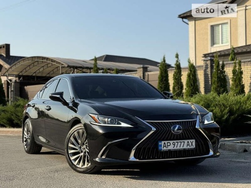 Lexus ES 2019