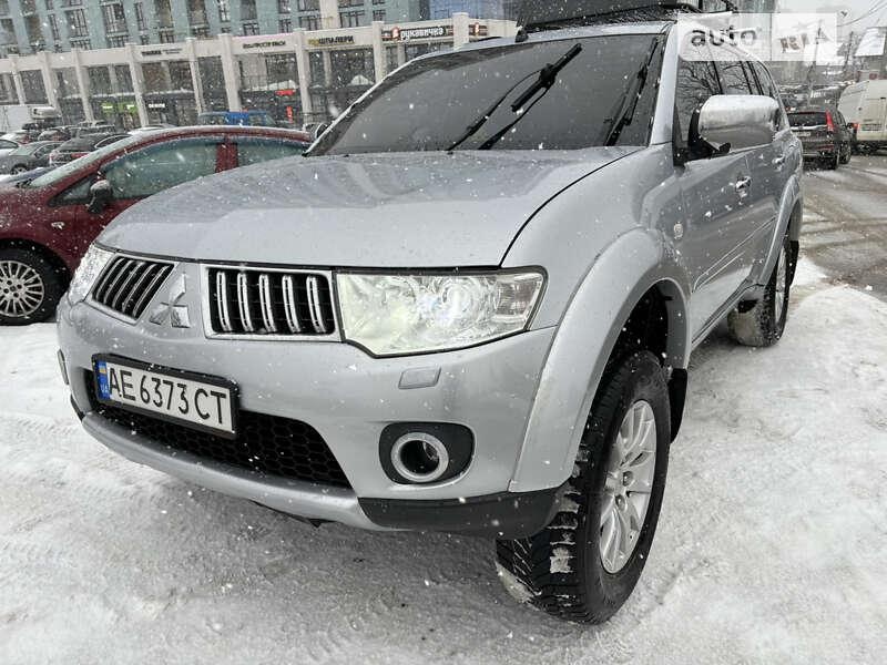 Mitsubishi Pajero Sport 2012
