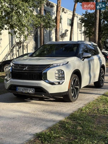 Mitsubishi Outlander 2022