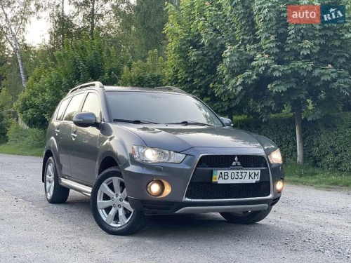 Mitsubishi Outlander XL 2011