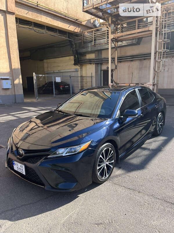 Toyota Camry 2019