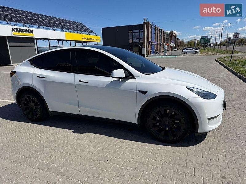 Tesla Model Y 2020