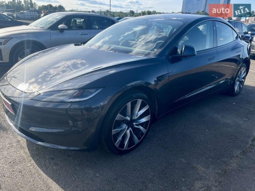 Tesla Model 3 2024