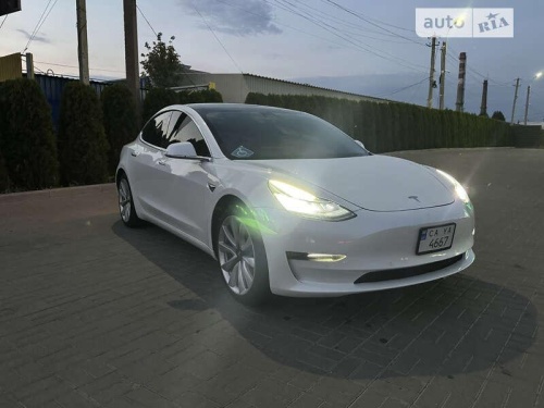 Tesla Model 3 2020