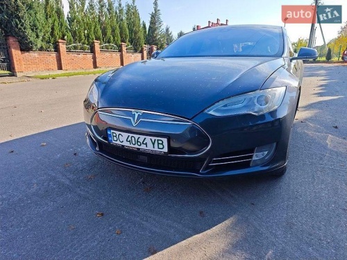 Tesla Model S 2015