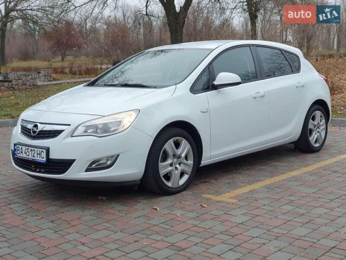 Opel Astra 2011