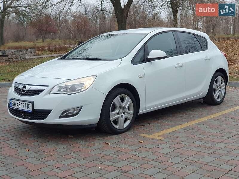 Opel Astra 2011