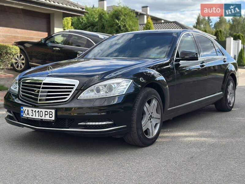 Mercedes-Benz S-Class 2011