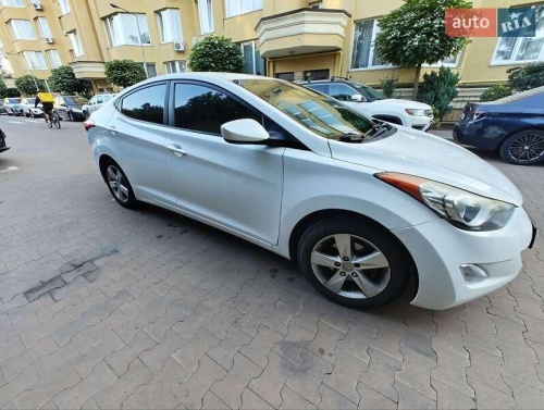 Hyundai Elantra 2013