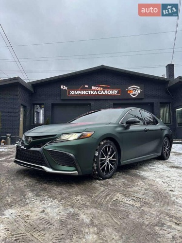 Toyota Camry 2021