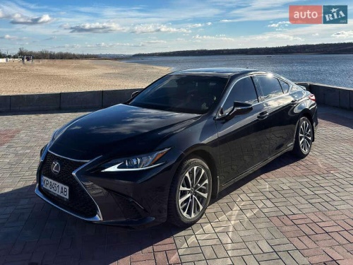 Lexus ES 2021