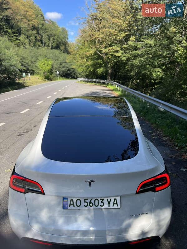 Tesla Model Y 2021