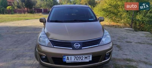 Nissan TIIDA 2008