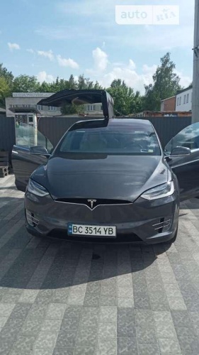 Tesla Model X 2016