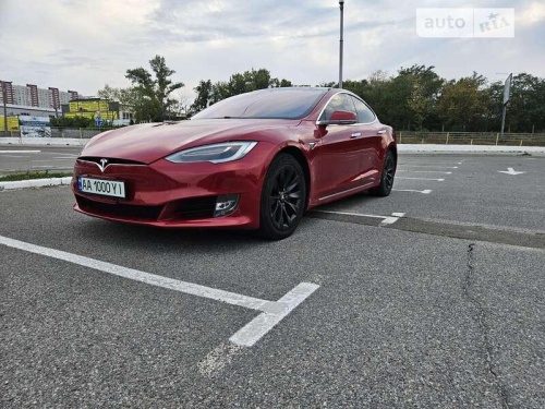 Tesla Model S 2018