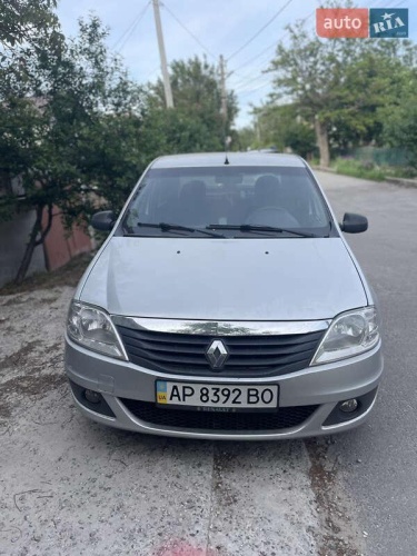 Renault Logan 2010
