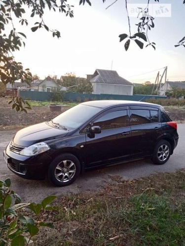 Nissan TIIDA 2012