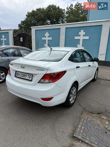 Hyundai Accent 2013
