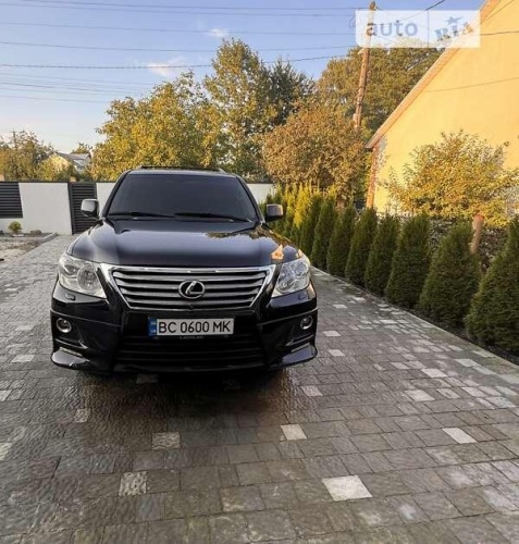 Lexus LX 2011