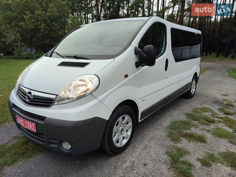 Opel Vivaro 2011