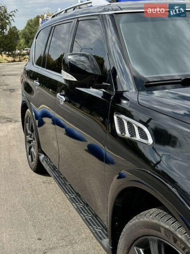 Infiniti QX56 2011