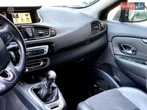 Renault Grand Scenic 2012