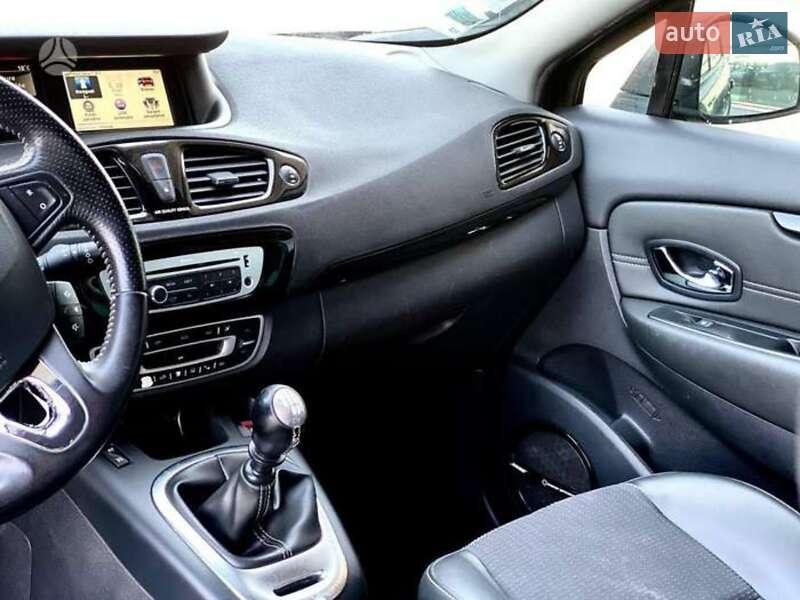 Renault Grand Scenic 2012