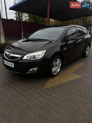 Opel Astra 2011