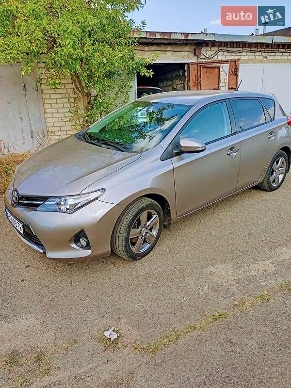 Toyota Auris 2012