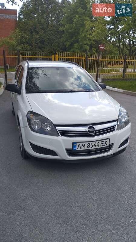 Opel Astra 2011