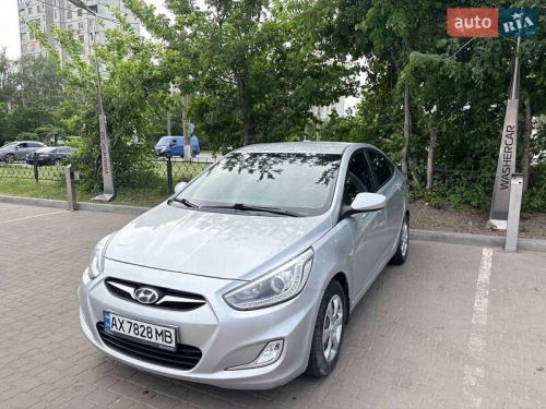 Hyundai Accent 2013