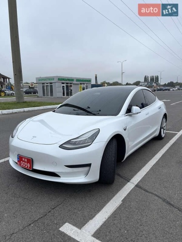 Tesla Model 3 2019