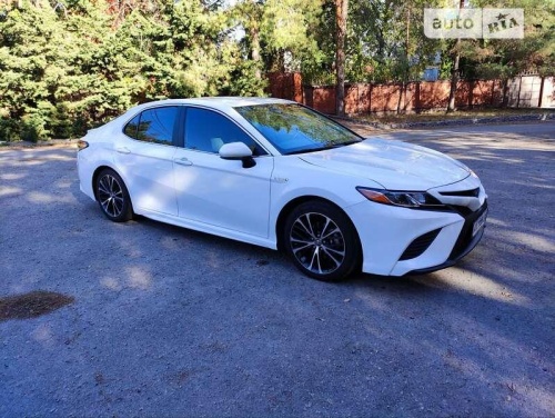 Toyota Camry 2019