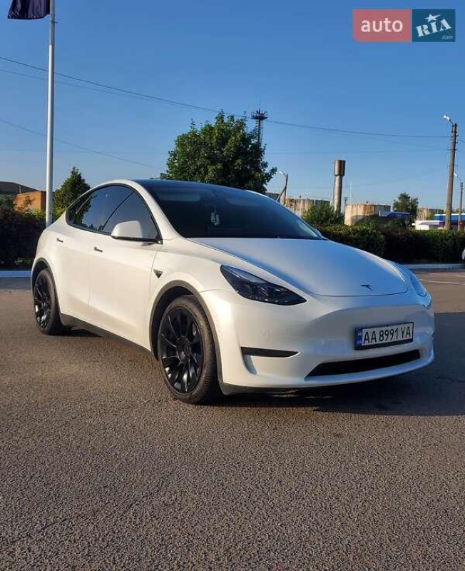 Tesla Model Y 2022