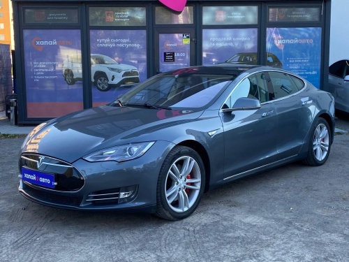 Tesla Model S 2014