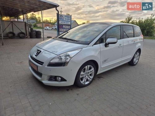 Peugeot 5008 2011