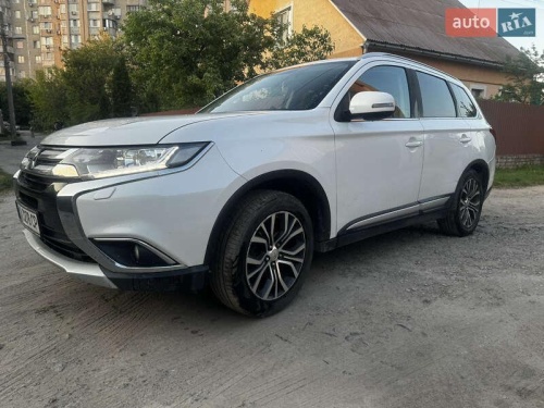Mitsubishi Outlander 2016