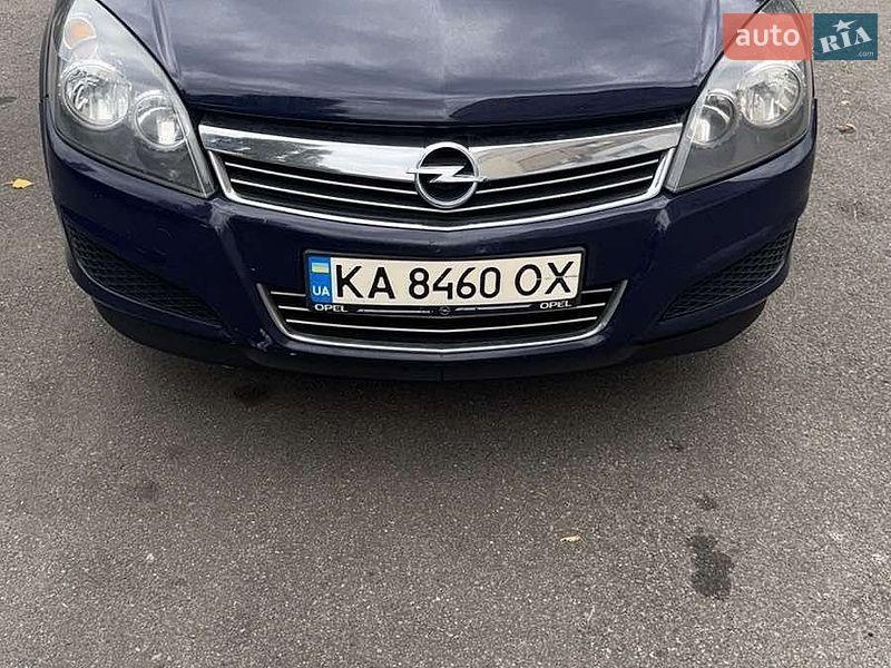 Opel Astra 2012