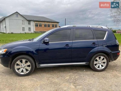 Mitsubishi Outlander 2011