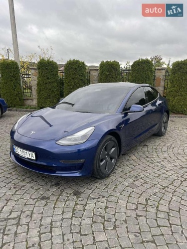 Tesla Model 3 2022
