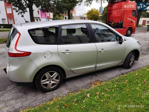Renault Grand Scenic 2015