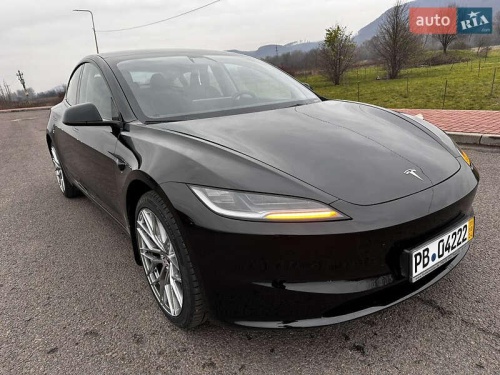 Tesla Model 3 2024