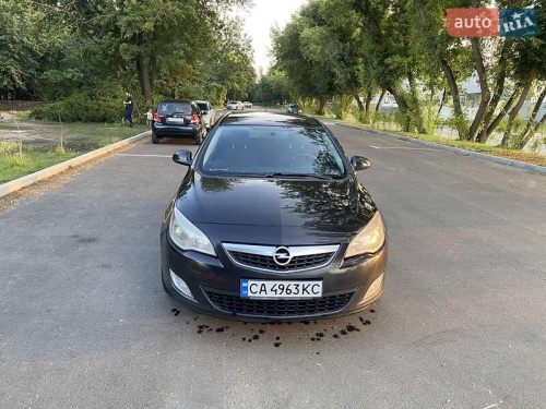 Opel Astra 2011