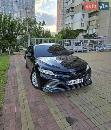 Toyota Camry 2019